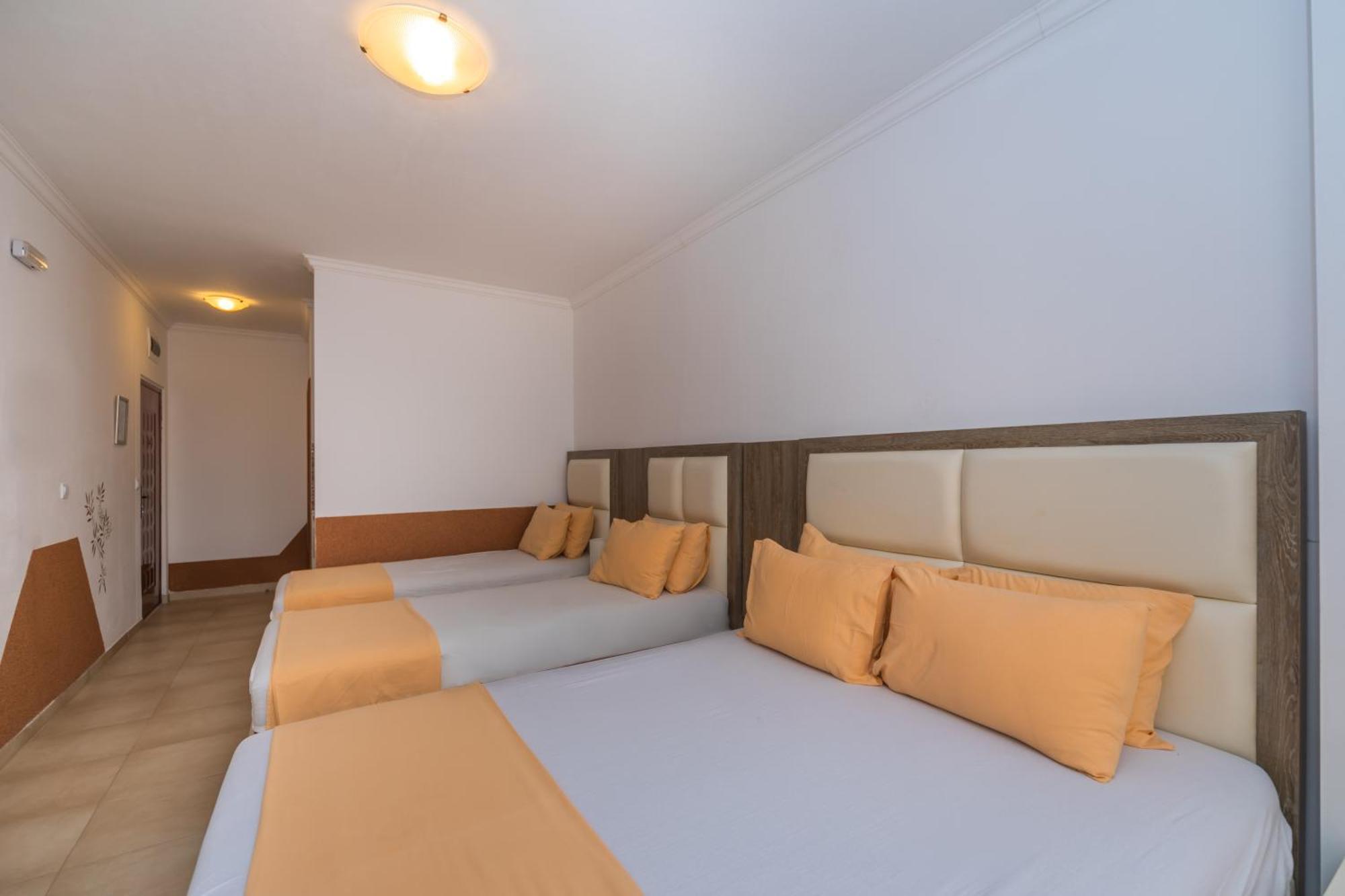 Apartments Dobra Voda Oda fotoğraf