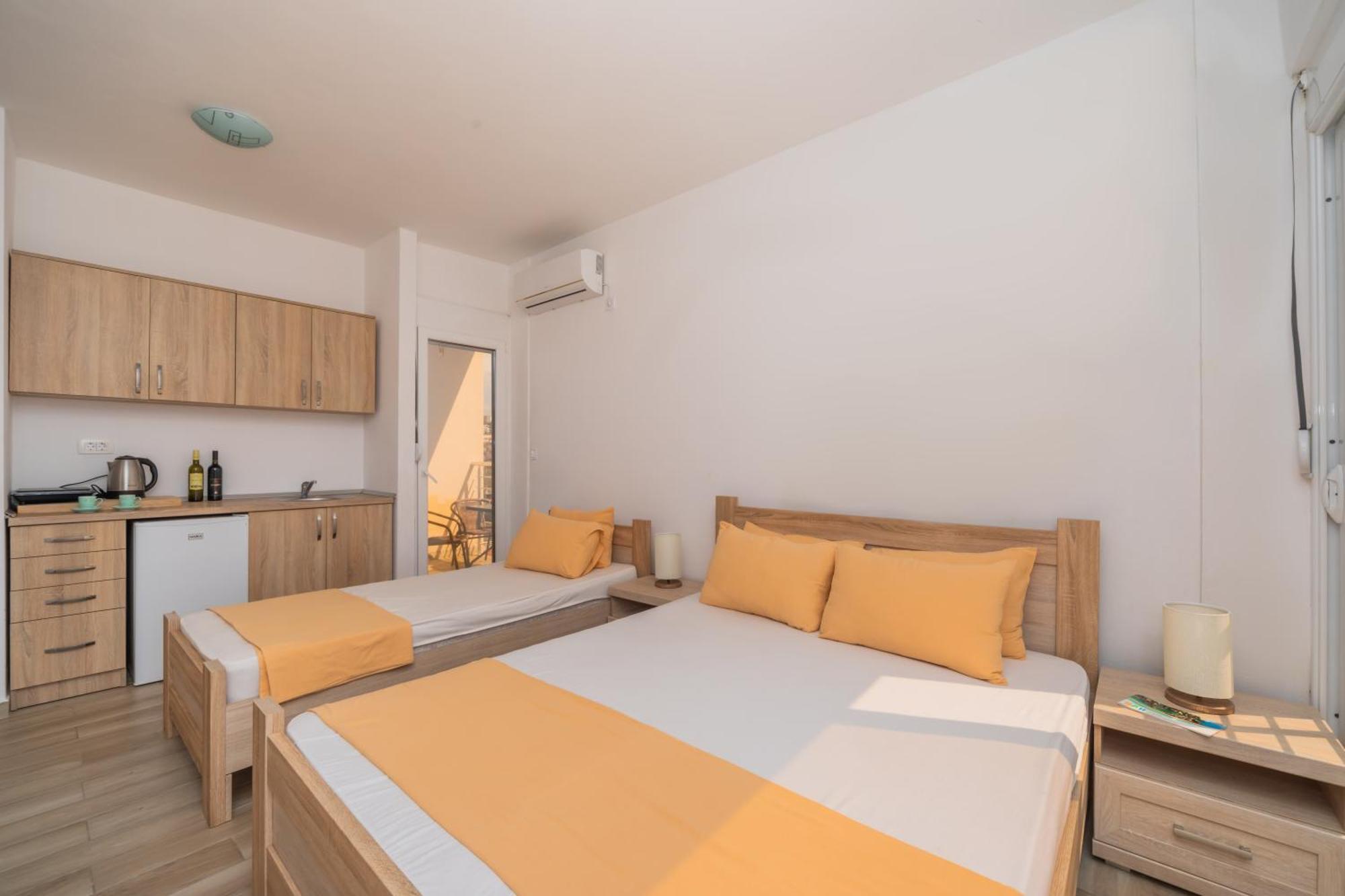 Apartments Dobra Voda Oda fotoğraf